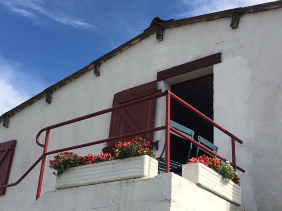 Le Depot Appartement Du Canal 80M2 A Champvert Exterior photo